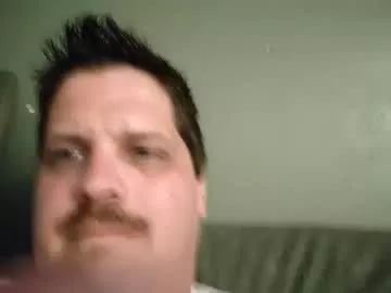 Offline handsomedaddy198923 on Chaturbate