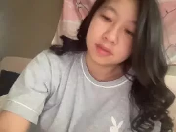 hiddenr0se on Chaturbate 