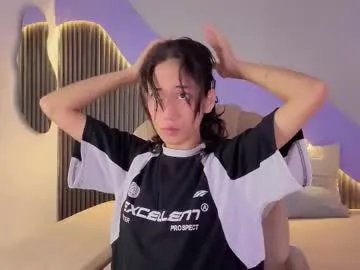 hot_little_bunny — show tits #tomboy #lesbian #cosplay #smalltits #shorthair [100 tokens remaining]