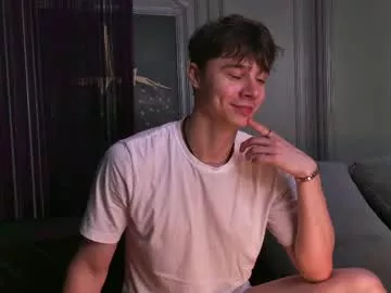 Offline hugebangins_ on Chaturbate