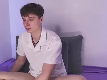 Offline hugebangins_ on Chaturbate