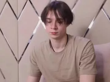 Offline hugebangins_ on Chaturbate