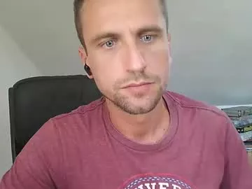 Offline italiano116116 on Chaturbate