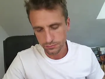 Offline italiano116116 on Chaturbate