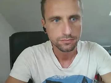 Offline italiano116116 on Chaturbate