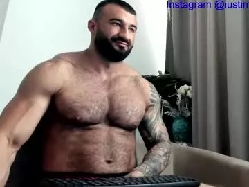 iustinmucle95 on Chaturbate