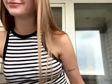 Offline jinnyjaquins on Chaturbate