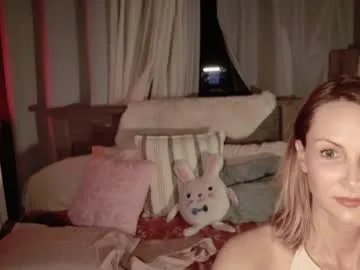 kaileeshy — show buttocks  [0 tokens remaining]