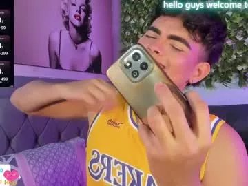 kami_22 on Chaturbate