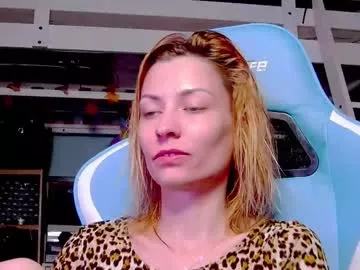 Freechat karoline121 on Chaturbate