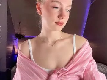 katysha_ — I'm back, your kateharrise, still the same soul, but stronger than ever #feet #cute #skinny #bigass #blonde // GOAL: Warm up my heart [25 tokens left]