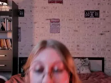 Offline kikistacy on Chaturbate