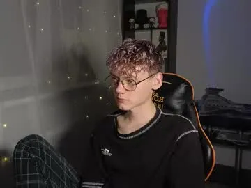 Offline kirill_20_cm on Chaturbate