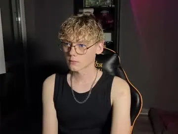 Offline kirill_20_cm on Chaturbate