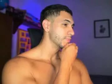 larry_jones on Chaturbate