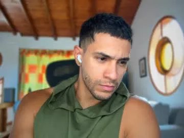 larry_jones on Chaturbate