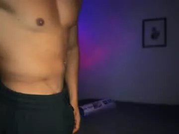 larry_jones on Chaturbate
