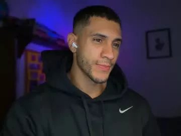 larry_jones on Chaturbate