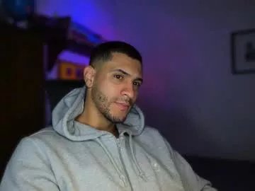 larry_jones on Chaturbate