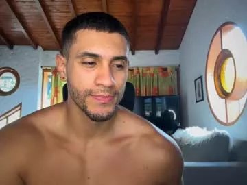 larry_jones on Chaturbate