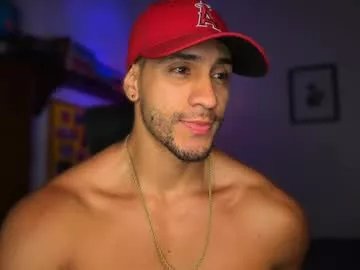 larry_jones on Chaturbate