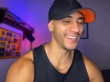 larry_jones on Chaturbate