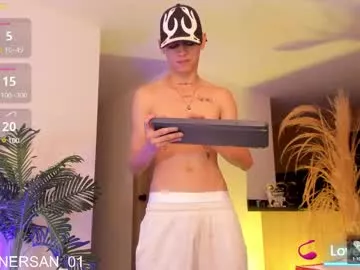 Offline lennercollins_ on Chaturbate