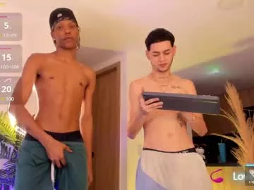 Offline lennercollins_ on Chaturbate