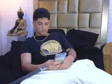 Offline levy_steve on Chaturbate