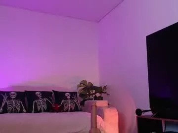 Offline liaa_rodriguezz on Chaturbate