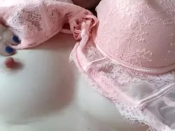 Offline littlesubgirl_ on Chaturbate