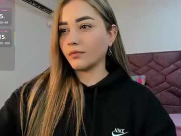 Offline lucia_star_ on Chaturbate