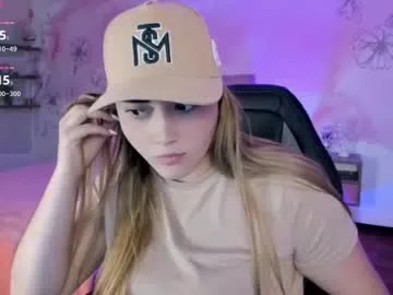 Offline lucia_star_ on Chaturbate