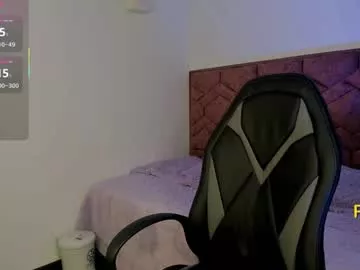 Offline lucia_star_ on Chaturbate