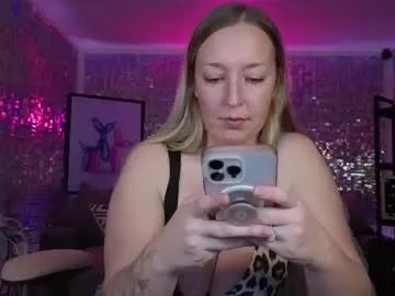 lucyallen4201 on Chaturbate
