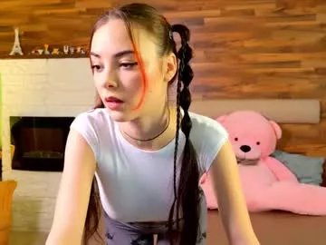 lucywilow on Chaturbate