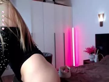 lunaticabae on Chaturbate