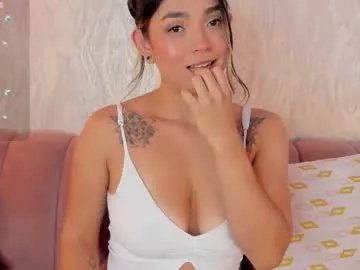 maca_bloom on Chaturbate