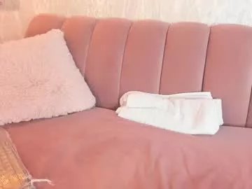 maca_bloom on Chaturbate