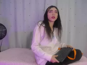 Offline maevekuro on Chaturbate