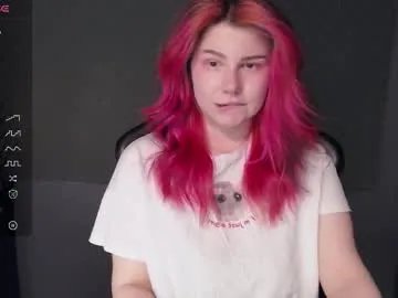 makelovenotwarbitchess on Chaturbate