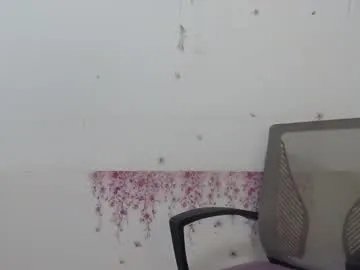 marasilk — show milk    #milk #bigboobs #curvy #slave #redhair [100 tokens remaining]