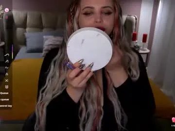 maya_mils on Chaturbate