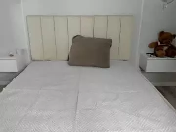 Freechat meow_mikasa on Chaturbate