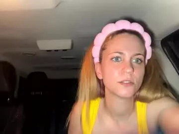 Offline mezzy69 on Chaturbate