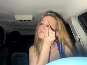 Offline mezzy69 on Chaturbate