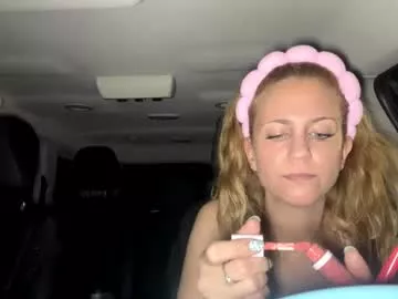 Offline mezzy69 on Chaturbate