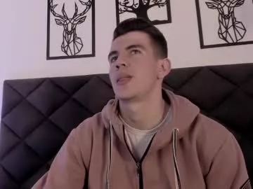 Offline mikaelslow on Chaturbate