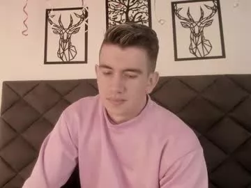 Offline mikaelslow on Chaturbate