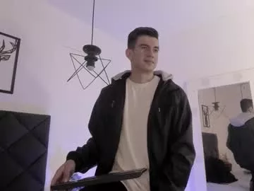 Offline mikaelslow on Chaturbate